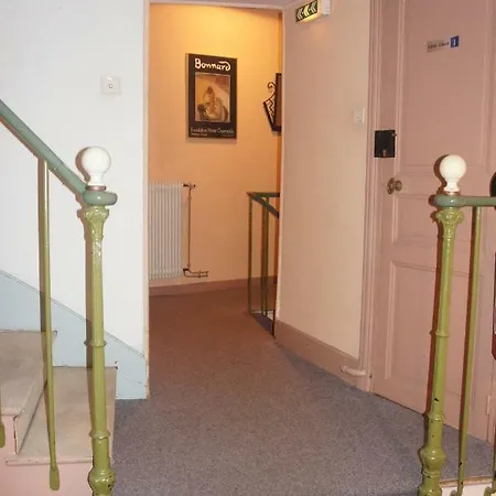 The Old Ravel Centre Hotel 2*