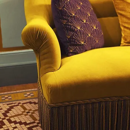 The Old Ravel Centre 2*