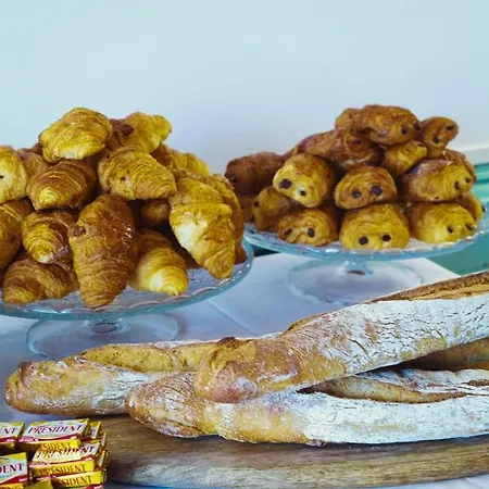 The Old Ravel Centre 2*