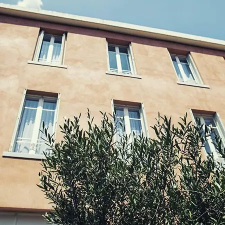 The Old Ravel Centre 호텔