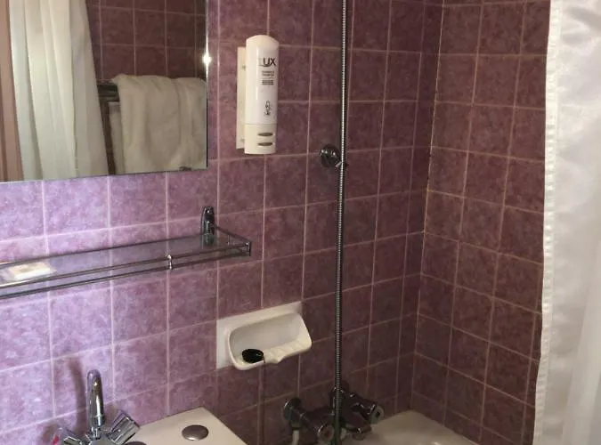 The Old Ravel Centre 2*