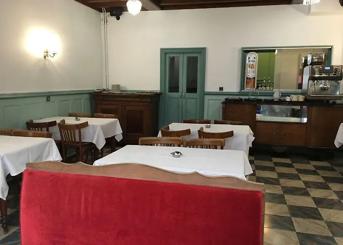 The Old Ravel Centre 2*