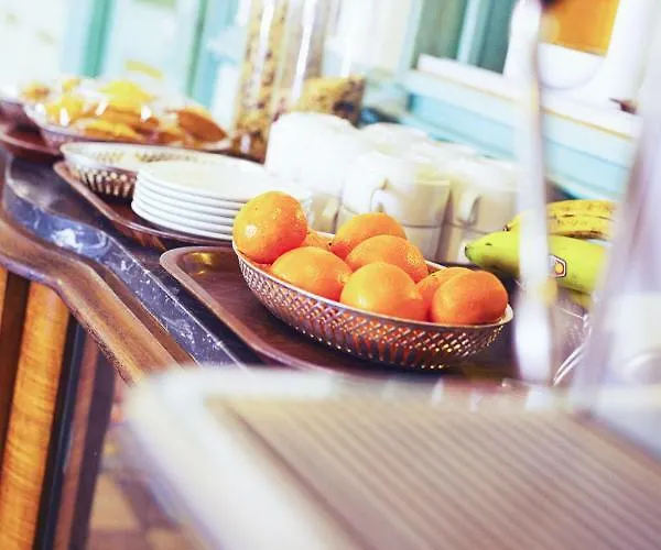 Hotell The Old Ravel Centre 2*