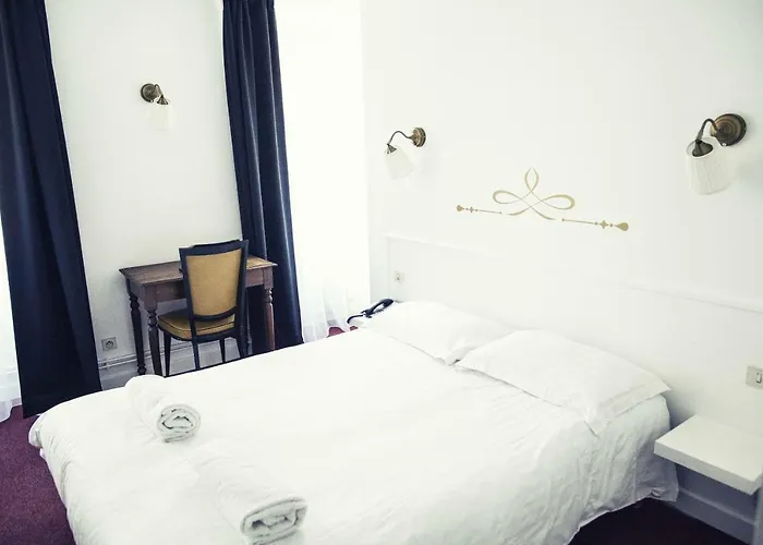 The Old Ravel Centre 2*